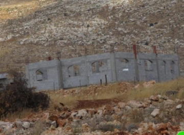Israeli occupation authorities notify 4 citizens to stop construction south of Qalqilya