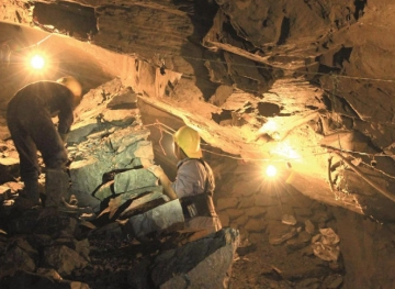 19 people killed in Mali gold mine collapse