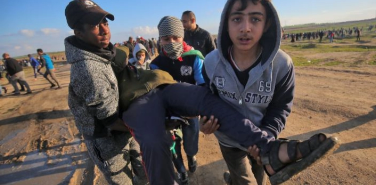 Occupation suppresses Gaza marches: 43 injured, targeted for ambulances