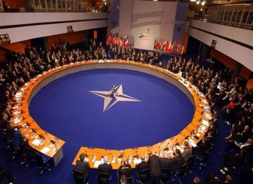 NATO and Macedonia allies sign agreement to join Macedonia