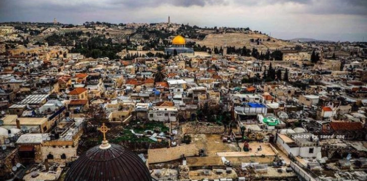 The occupation gives a family to evacuate its house in Jerusalem