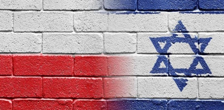 Poland summons Israel&acute;s ambassador and is studying severing relations with Tel Aviv