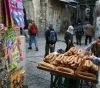 The occupation attacks the vendors plaza in the middle of Jerusalem