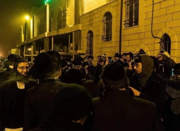 Two injuries during the invasion of the occupation and its settlers to Halhul
