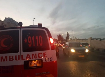 3 Palestinians were arrested and 4 others injured in the vicinity of Al-Aqsa Mosque