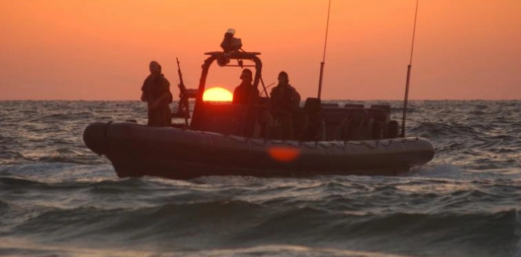 A fisherman was injured by the Israeli occupation in Gaza
