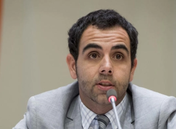 Human Rights deplores the decision of the occupation to expel the representative of &quot;Human Rights Watch&quot;