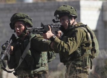 The occupation army breaks into the village of Kfar to stand and Giyos