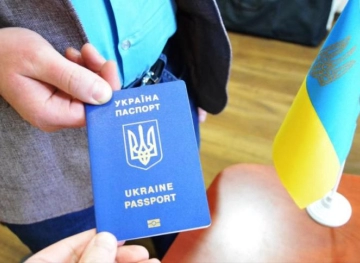 The new Ukrainian president proposes to grant passports to the Russians
