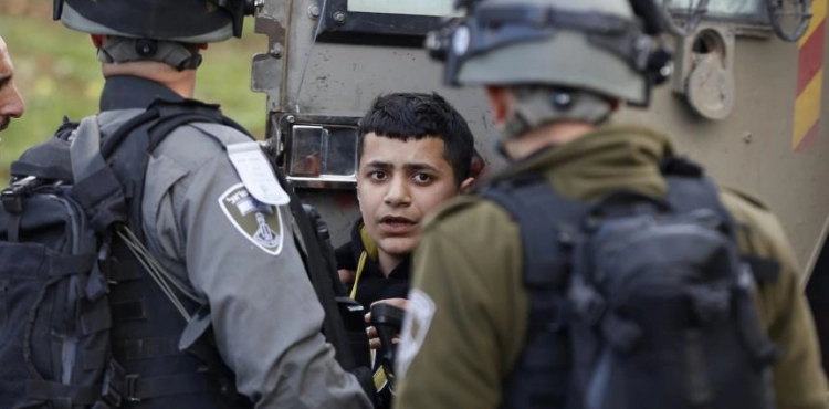 Updated Occupation arrests 14 citizens in the West Bank and Jerusalem