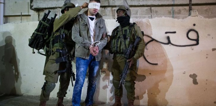 The occupation forces arrest 5 citizens from Jerusalem and the West Bank