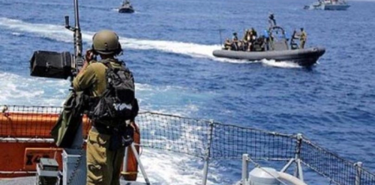Israeli occupation arrests 3 brothers fishermen off the coast of Gaza