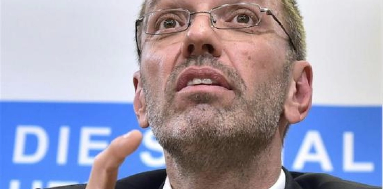 Dismissal of Austrian right - wing extremist interior minister