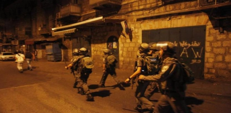 Israeli occupation forces arrested 9 citizens at dawn today
