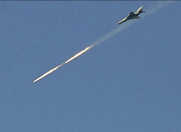 21 killed in air strikes of the Syrian army in the governorates of Idlib and Aleppo