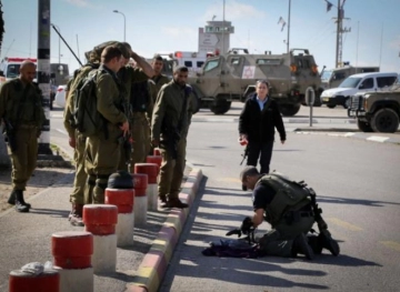 Israeli occupation forces arrested 6 citizens near the Jalameh checkpoint