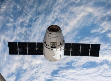 The spacecraft &quot;X-Dragon&quot; begins a journey back to Earth