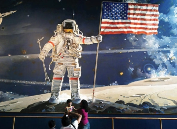 Armstrong&acute;s words on the moon