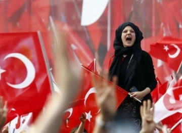 Erdogan&acute;s party mobilizes its supporters to restore Istanbul