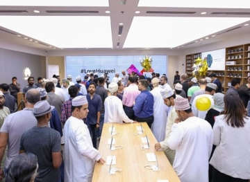 Huawei opens its largest store in Oman