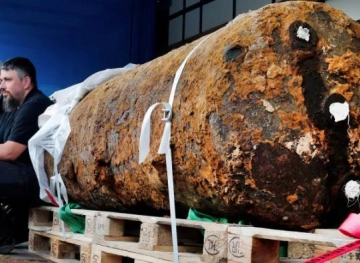 Bombing a 500 kg bomb in Frankfurt