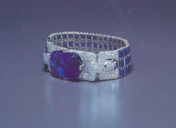 A precious jewel was stolen in Italy and the conflict is raging in New York