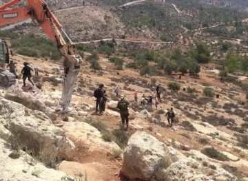 Israeli military decision to confiscate &quot;Jabal al-Risan&quot;