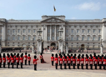 The arrest of a man infiltrating inside the British Buckingham Palace