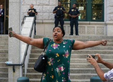 Eviction of a police official killed an unarmed black man in New York