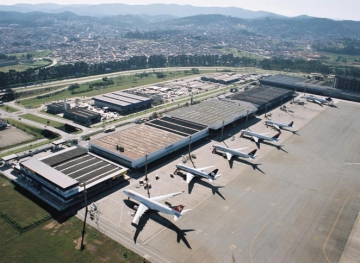 Stealing 750 kg of gold at an airport