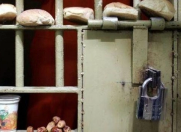 More than 20 prisoners begin a strike with prisoners