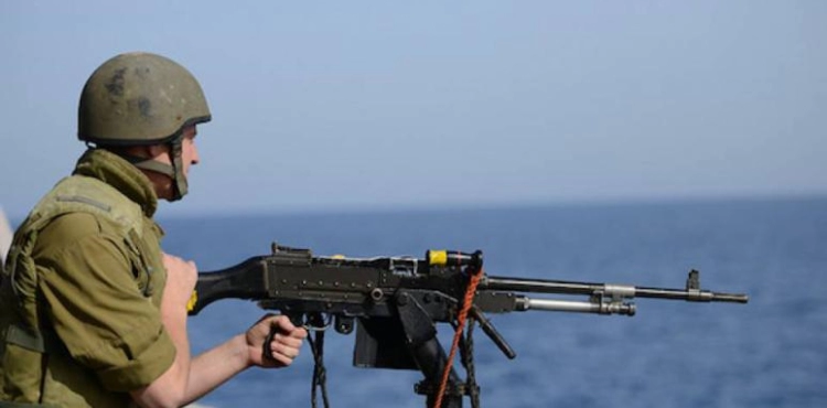 Occupation arrests a fisherman off the coast of Gaza