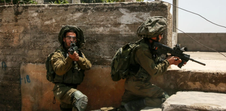Israeli forces arrest 6 citizens from Jerusalem and the West Bank