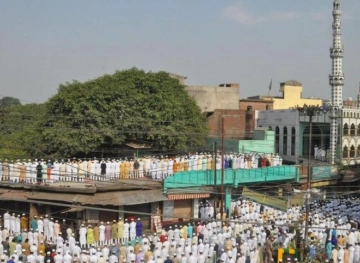 India eases curfew in Kashmir ahead of Friday prayers