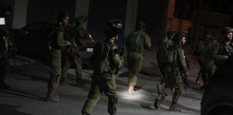 West Bank: Occupation arrests 8 Palestinians