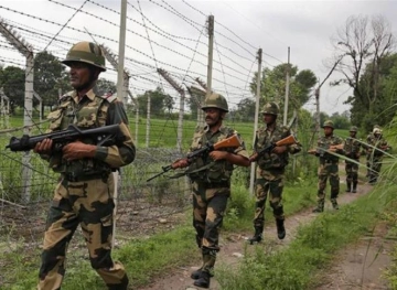 3 Pakistani soldiers and 5 Indians killed in Kashmir