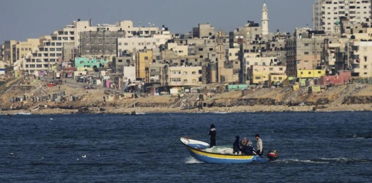 The occupation targets and pursues fishermen off the coast of the Gaza Strip