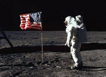 NASA chooses &acute;Moon State&acute;