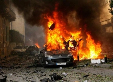 Syrian Observatory: 9 people were killed and wounded in a car bomb explosion in Idlib