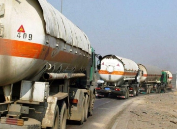 The first Iraqi oil shipments will arrive in Jordan tomorrow