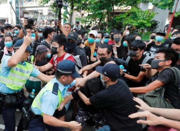 Hong Kong: Protesters set fire to a subway station
