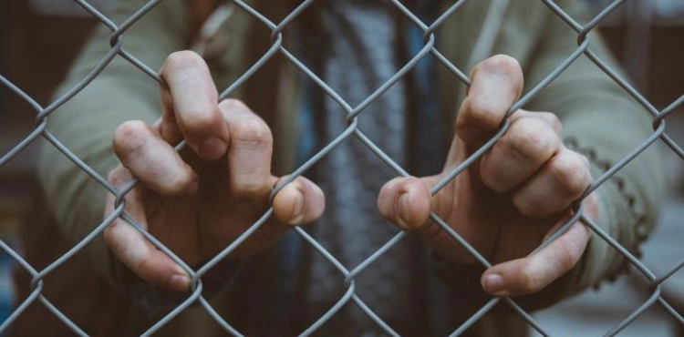 22 Palestinian prisoners in Raymond. They start a hunger strike.
