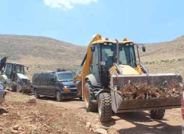 The occupation sweeps agricultural dunums in the Jordan Valley