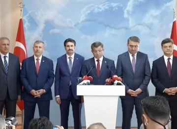 Davutoglu resigns from AKP