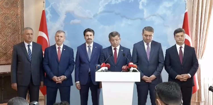 Davutoglu resigns from AKP