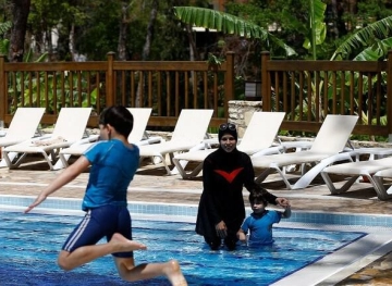 A Turkish hotel allows guests to break glass and electronic items
