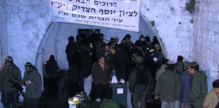 Nablus: 10 youths suffocated after settlers storm the tomb of Yousef