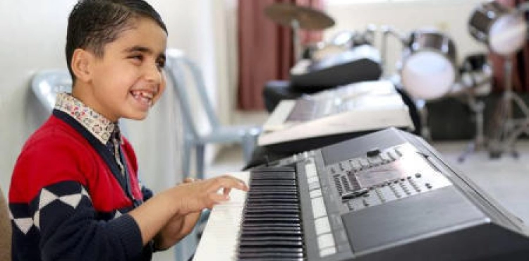 UNRWA Gaza: US organization donates educational services to visually impaired children