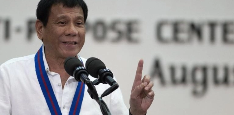 Philippines president blames Trump on his country&acute;s economic hardships