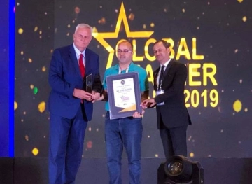 Palestinian teacher among the top 100 teachers in the world